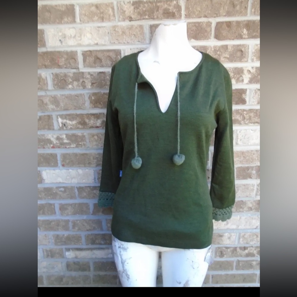 MOSCHINO JEANS Green Knit w/ Pom Pom Details Top / Sweater Sz M